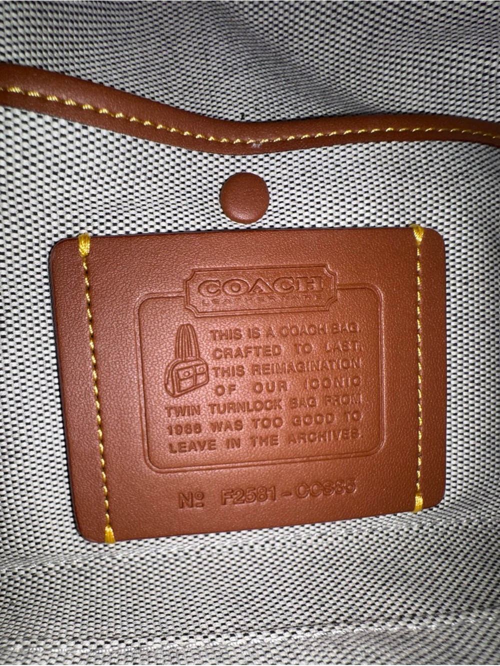 Coach The Twin Turnlock 20 Bag in Loved Leather *like new* - Picture 8 of 9